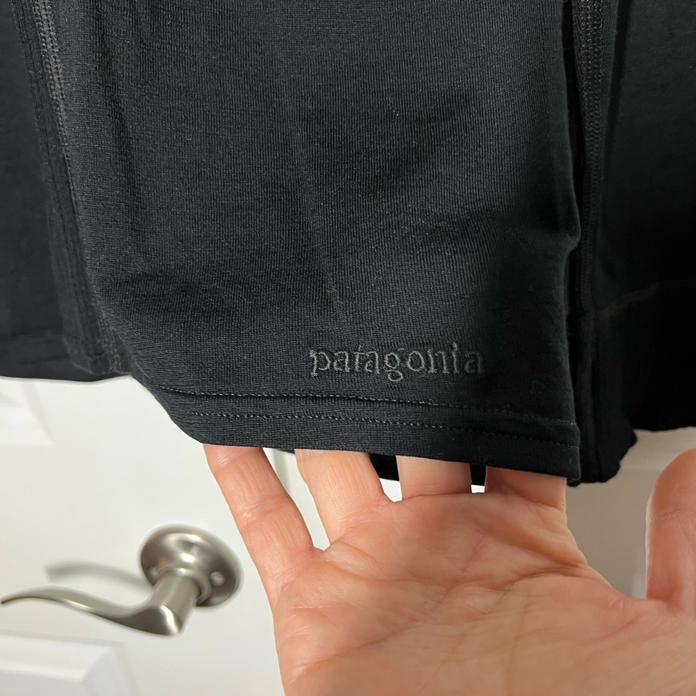 Patagonia black Performance Base Layer 100% wool thermal top size Men’s M - Picture 4 of 10